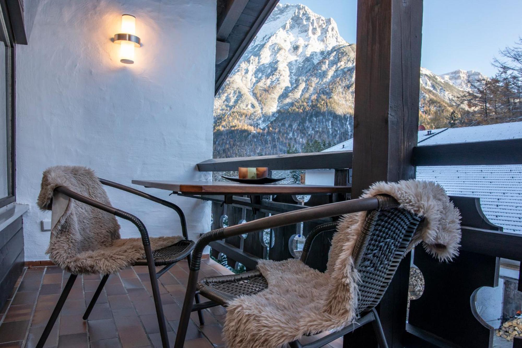 Ferienhaus Zauberberg - Magie Der Alpen - By Loewenherz Mittenwald Exterior foto